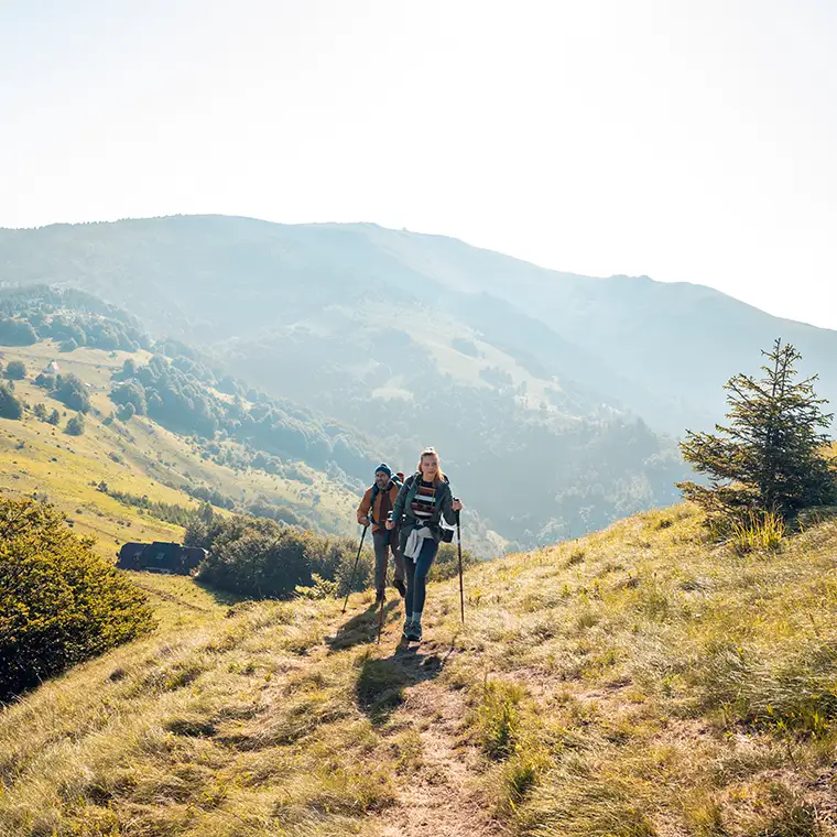 Wandern in den Bergen ohne Brille dank refraktiven Linsentausch in der Augenklinik Steiermark in Graz